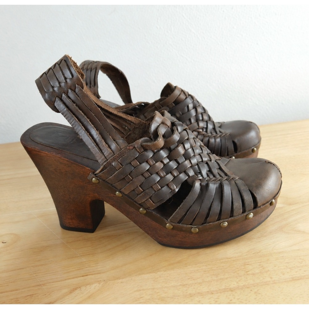 MIA Vintage Brown Woven Leather Clogs Dark Wood Heel Platform Shoes Chunky Y2K 8